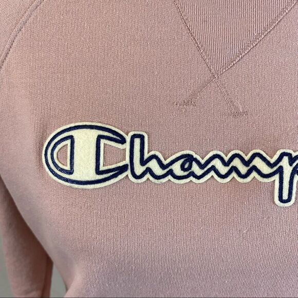 Ladies Pink Champion Logo Sweatshirt Size Medium - Picture 10 of 11